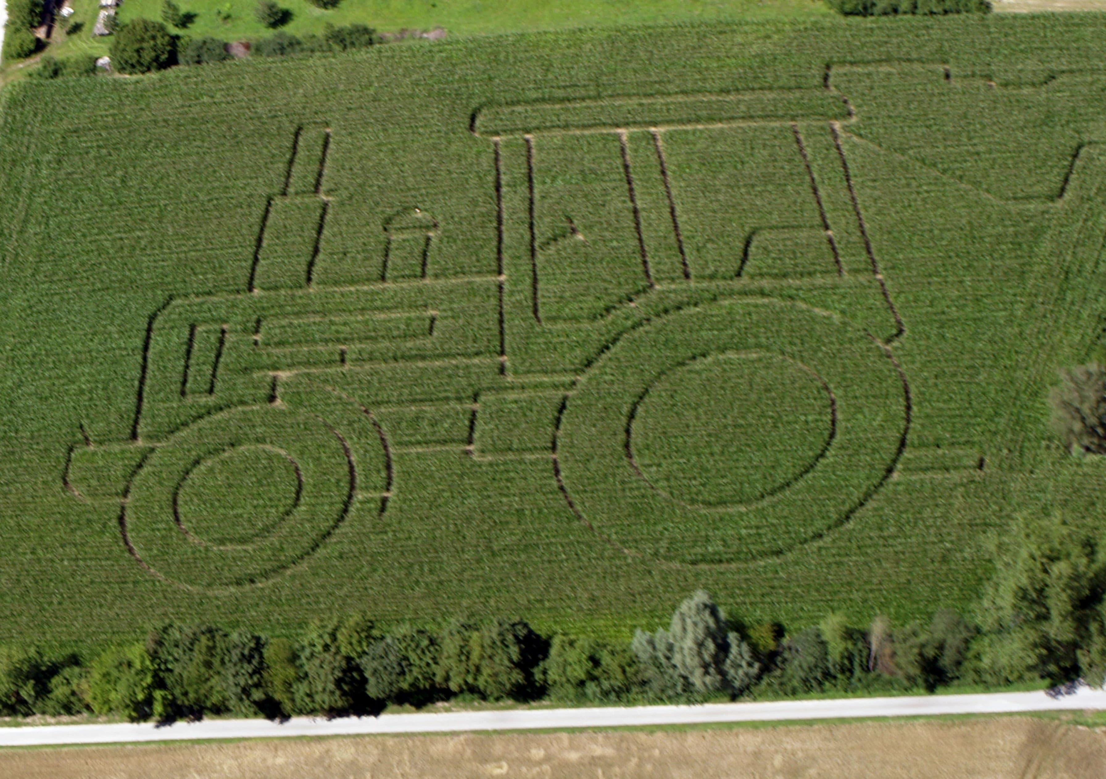 Unser Maislabyrinth 2007 in Form eines Traktors